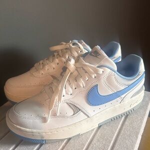 Gamma Force Nike White and Light Blue Sneakers